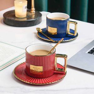 Tazas de café con borde dorado, cuchara con platillo, juego de leche de té caliente de cerámica de estilo nórdico, botella de agua para desayuno, regalos de navidad Y2210