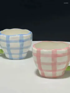 Tasses à poignée de tulipe tridimensionnelle dessinée à la main, tasse en céramique à carreaux rose et bleu, tasse créative à fleurs, café