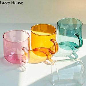 Tasses Verre résistante à la chaleur verres de café coloré avec poignée Maison de petit déjeuner au lait de maison tasse nordique moderne verres à boire J240428