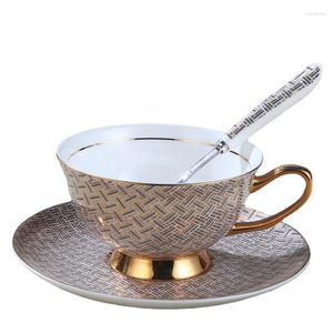 Mokken HF Europese stijl Elegant Bone China Coffee Cup en Saucer Set English Afternoon Tea Black met Spoon Cups Mok