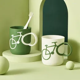 Tasses ménagers de bouche de bouche couple couple manche de vélo brossage des tasses de lavage simples dans les dortoirs d'étudiant gobelets