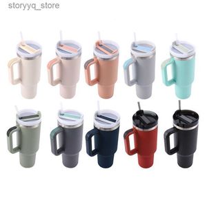 Tasses en stock Quencher H2.0 Gobelets en acier inoxydable de 40 oz avec couvercle à poignée en silicone et paille Tasses de voiture de 2e génération Bouteilles d'eau isolées sous vide L240312