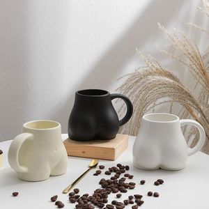 Mugs Ins Creative Funny Bil -vormige keramische koffiekopje Handgemaakte theemelk kawaii mok schattig gepersonaliseerd cadeau