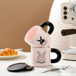 Tasses Ins Pink Girl Heart Cartoon Mug Luxury Luxury Simple Ceramic Water Cup Office Breakfast Café avec cuillère de couvercle