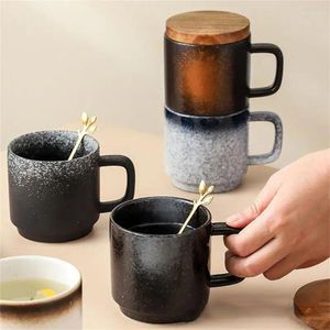 Tasses Ins Simple Water Cup Creative Ceramic Mug avec couvercle Tea Coffee Thé européen Couple d'anniversaire artistique
