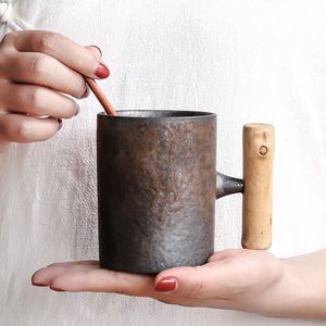 Mokken Japanse stijl vintage keramische koffietumbler roest glazuur thee melkbier met houtgreep Water Cup Home Office Drinkware 230221