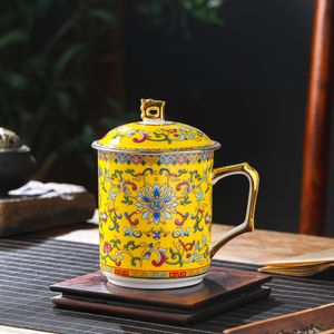 Tasses Jingdezhen Chinese Ceramic Household Tea Cup avec couvercle Bone China Water Enamel Color Office Conférence Conférence de conférence de conférence 230817