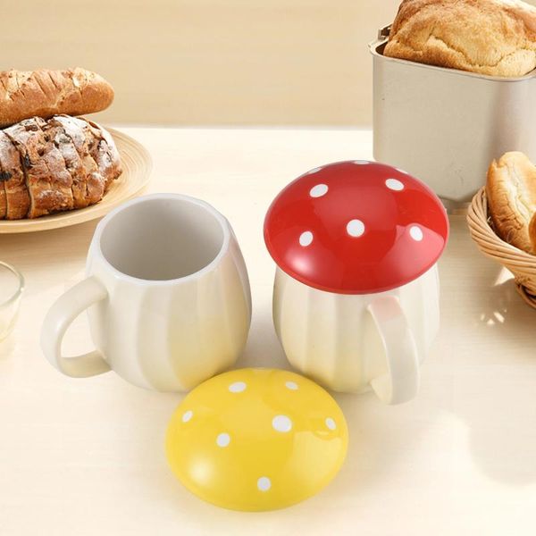 Tasses kawaii tasse de tasse en céramique d'eau de cuisine casse de table de cuisine de cuisine cadeau d'anniversaire créatif 250 ml de la Saint-Valentin avec couvercle