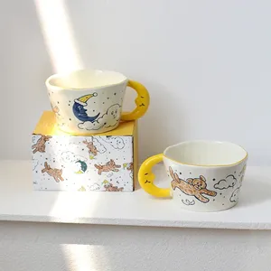 Tazas coreanas bonitas pintadas a mano, Taza de cerámica con forma de luna y oso, taza creativa para desayuno, utensilios de cocina, precioso té de la leche y café, regalo divertido