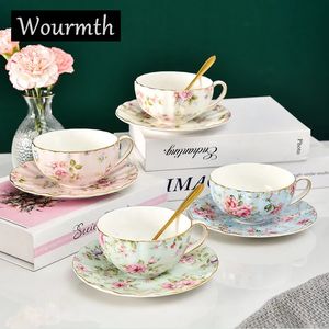 Mokken Ldyllic Bloemen Theeservies Keramiek Koffiekopje Pak Britse stijl Hoogwaardige Bone China Gouden rand en schotel met een lepel 230825