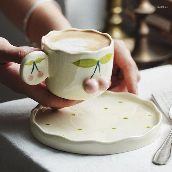 Tasses belle tasse à café en relief de cerise avec plateau coréen moderne mignon en céramique couple après-midi thé lait bureau bureau verres