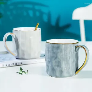 Tasses luxueuses Gold Edge Ceramic Mug Ceramics Pottery Coffee Tupts tasses de Noël originales et drôles pour donner une boisson