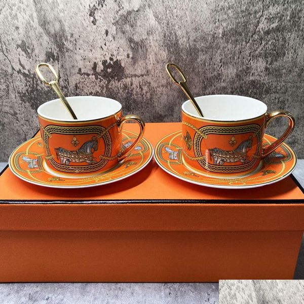 Tasses Tasses à thé et soucoupes de luxe Ensemble de 2 tasses à café en porcelaine fine avec poignée dorée Royal Porcelain Party Espresso 230731 Drop Delivery Hom Dh2Rc