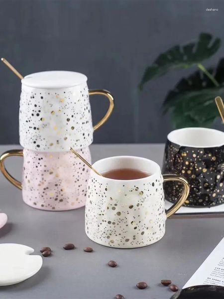 Tazas Taza de cerámica de punto de onda de lujo Estrella nórdica que agarra la taza de mango de oro cóncavo y convexo Splash Ink Lovers Café