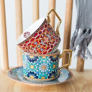 Juego de tazas y platillos de café de lujo de estilo marroquí con mango dorado para té de cerámica capuchino especial 250ml 230818