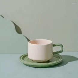 Tasses Mug Keramik moderne set Cangkir kopi Desktop Dekorasi Warna Kontras Lucu Susu Sarapan Rumah Eropa Dan Piring