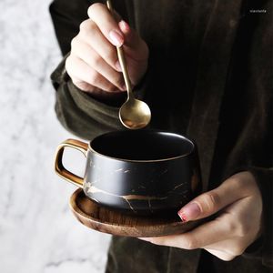 Tasses nordique en céramique tasse à café marbré ménage eau petit déjeuner avec couvercle cuillère tasse créative et soucoupe