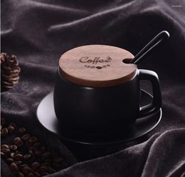 Tasses nordiques CREATEIED Zwarte Matte Mok Luxe Cup Rode Tye Kantoor Kopje Koffie Huishouden Drinkware