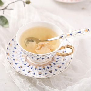 Mokken Nordic Light Luxe Goud Bone China Koffiekopje Afternoon Tea Set Keramische Bloem Met Lepel Woondecoratie Accessoires