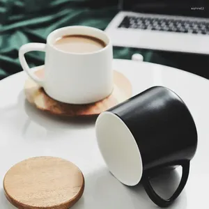 Mokken Scandinavische moderne keramische eenvoudige mok met houten deksel Huishoudelijk kantoor Water Melk Koffiegranen Ontbijtbeker