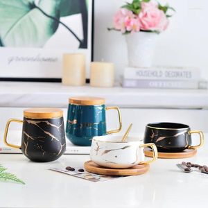 Mokken Noordse stijl goud marmer keramische mokbeker en houten schotel deksel wit porseleinen thee koffie water met handvatdrankje cadeau