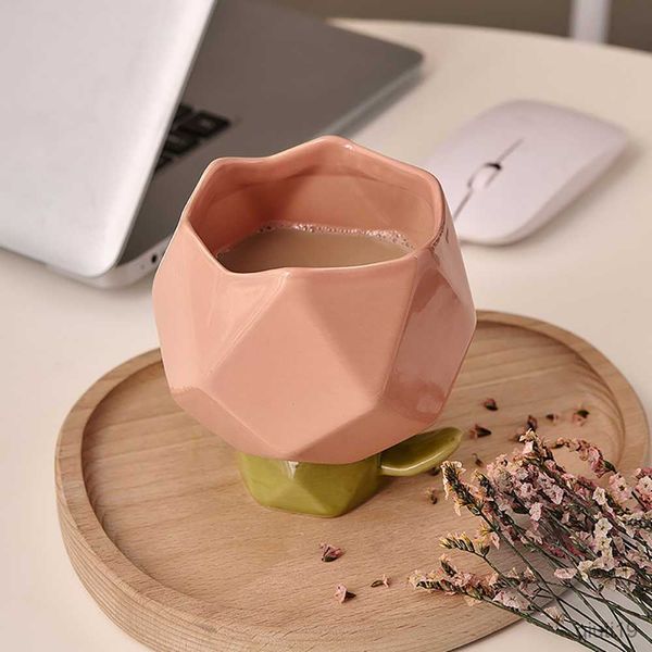 Tazas Taza de café original de tulipán rosa Taza de desayuno de avena de leche de cerámica linda Tazas de té Vajilla al por mayor inusual para regalos personalizados R230713