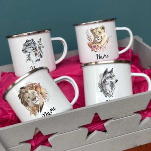 Mokken gepersonaliseerde naam Animal Print koffiekopje voor vrouwen cadeau aangepaste camping mok schattige herten leeuw met naam emaille geschenken voor Kid R230713