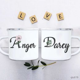 Tazze Tazze da caffè con stampa iniziale floreale personalizzata Nome personalizzato Tazze smaltate Decorazione di nozze Capodanno San Valentino Regalo di Natale R230713