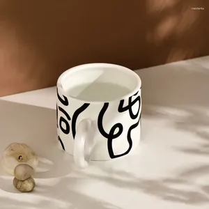 Mokken Gepersonaliseerde graffiti mok ontbijt melk koffie voor vrienden keramische beker Noordse stijl herbruikbaar grote oordrankware