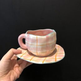 Tasses personnalisées peintes à la main en céramique tulipe tasse à café avec soucoupe micro-ondes lave-vaisselle cadeaux de thé irréguliers faits à la main 230818