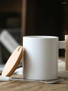 Tasses Pingpu Simple Style Nordique Tasse Creative Art Tasse D'eau Café Poignée En Bois Céramique