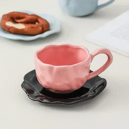 Tazas rosa negro contrastante taza taza de 200ml copa de cerámica creativa y platillo regalo para el hogar para cumpleaños navideño
