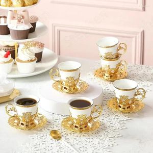 Tasses Ramadan Golden Border Turkish Coffee Cups European Classical Placing Ceramic Cup and Soucoucer Set l'après-midi