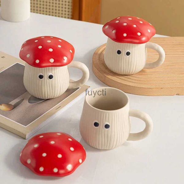 Tasses Tasse de champignon rouge tasse en céramique créative de grande capacité pour les Couples gobelet avec des tasses de paille tasses à café cadeau d'anniversaire tasse Kawaii YQ240109