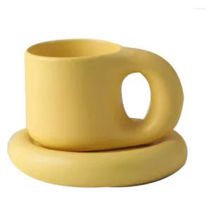 Tasses détaillées 300 ml Créative Handmade Handle Top et assiette ovale en céramique Soucoupe pour café au café Cake Nordic Home Decor nordique