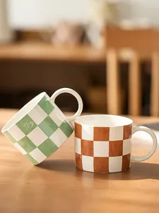 Tasses rétro échiquier grille verre céramique japonaise café lait tasse ménage cuisine poignée Simple maison quotidienne coréenne