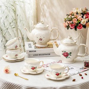 Tasses rétro classique Style européen en céramique café tasse à thé et assiette ensemble Pot beau fruit britannique 231122