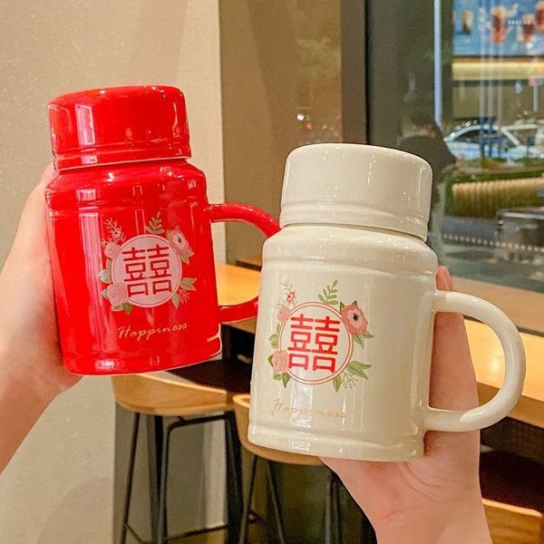Tasses Tasses à eau rétro chinois rouge Xi Double bonheur tasse à café en céramique avec poignée couvercle cérémonie de mariage service à thé vaisselle cadeaux