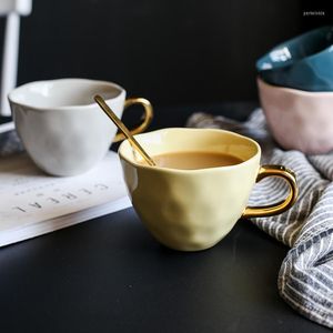 Mokken Simple Milk Coffee Mok Creative Breakfast Cup Black Roll Rim met handgrip thee keramische korte geïsoleerde wijn 50mkb41