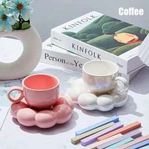 Mokken Eenvoudige Zonnebloem Koffiemok Set Kantoor Thuis Macaroon Serie Koffie Keramische Kopjes en Schoteltjes Roze Parel Wit Creatieve Leuke Kop 231204