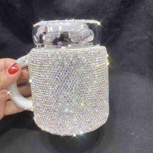 Tasses Tasse à café mousseux avec couvercle en céramique cristal strass Tumbler tasse relation longue distance cadeaux lait tasses d'eau mignon T230905