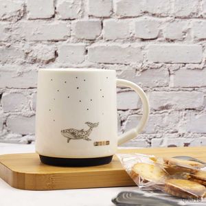 Tasses Starry Sky Animals Mug Céramique de Bone China Breakfast Cup 330ml Office Tea Milk Cup avec couvercle et cuillère pour cadeaux créatifs R230713