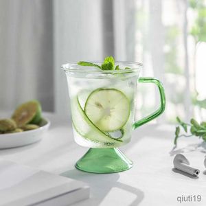 Mokken stijl eenvoudige glas creatieve kleur handvat splicing hoge voet water cup transparante wijn mok drank koffiekopje R230712
