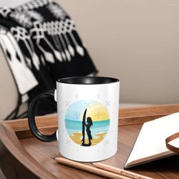 Mugs Surfer Girl and Surf Board Sunset Beach Coffee Salon Accessoires personnalisés pour la maison