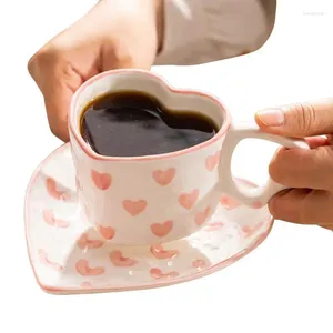 Tasses Valentines Coffee Sets Tasse à thé au design romantique 250 ml en forme de coeur coloré pour un ensemble de tasse à thé et de soucoupe mignon