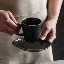 Tasses Vintage noir blanc en céramique tasse à café soucoupe ensemble bureau tasse à thé thé maison couleur unie tasse à boire Drinkware décoration