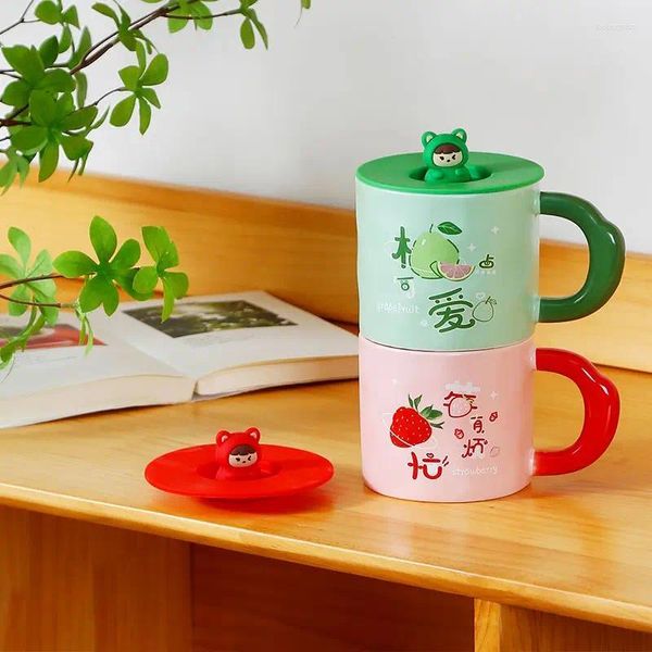 Tazas Botella de agua Marca Home Cup Single Female Femenina Frescia Encantadora Spoon Cute Yakult Duo Patrón de cerámica Tapa de cerámica Tapa