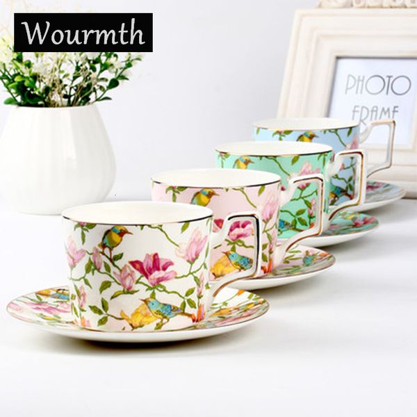 Tazas Wourmth 270m LSINPle Fashion Coffee Cafe Cake Conjunto Europeo Gran capacidad Elegante Red Red Bone China TACUP DISC 230815