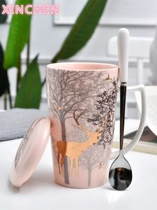 Tazas Xinchen Taza de ciervo de Navidad Ins Pink Girl Heart Taza de cerámica Pareja nórdica Café de agua con tapa Cuchara 231121