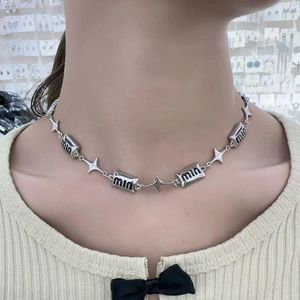 MUI lettre collier étoile à quatre branches clavicule chaîne femmes niche design personnalité doux et cool style hip-hop collier polyvalent